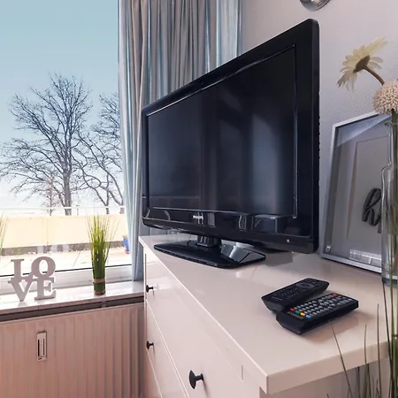 Str 107 - Strandallee 124 - Seeblick * Scharbeutz