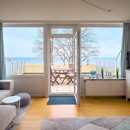 Str 107 - Strandallee 124 - Seeblick * Scharbeutz