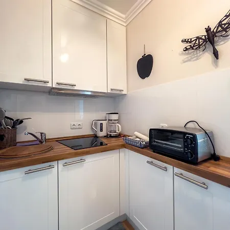 Str 107 - Strandallee 124 - Seeblick *