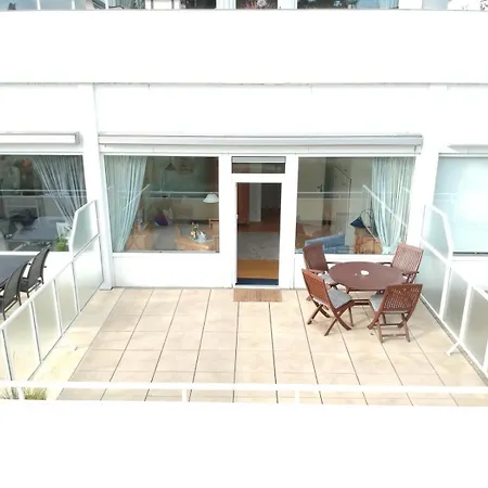 Str 107 - Strandallee 124 - Seeblick *