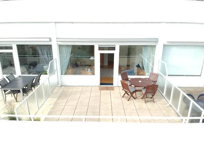 Str 107 - Strandallee 124 - Seeblick *